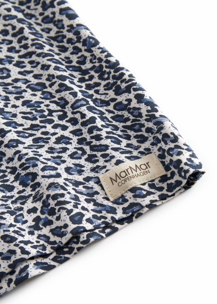 Leo blusa, Blue Leo
