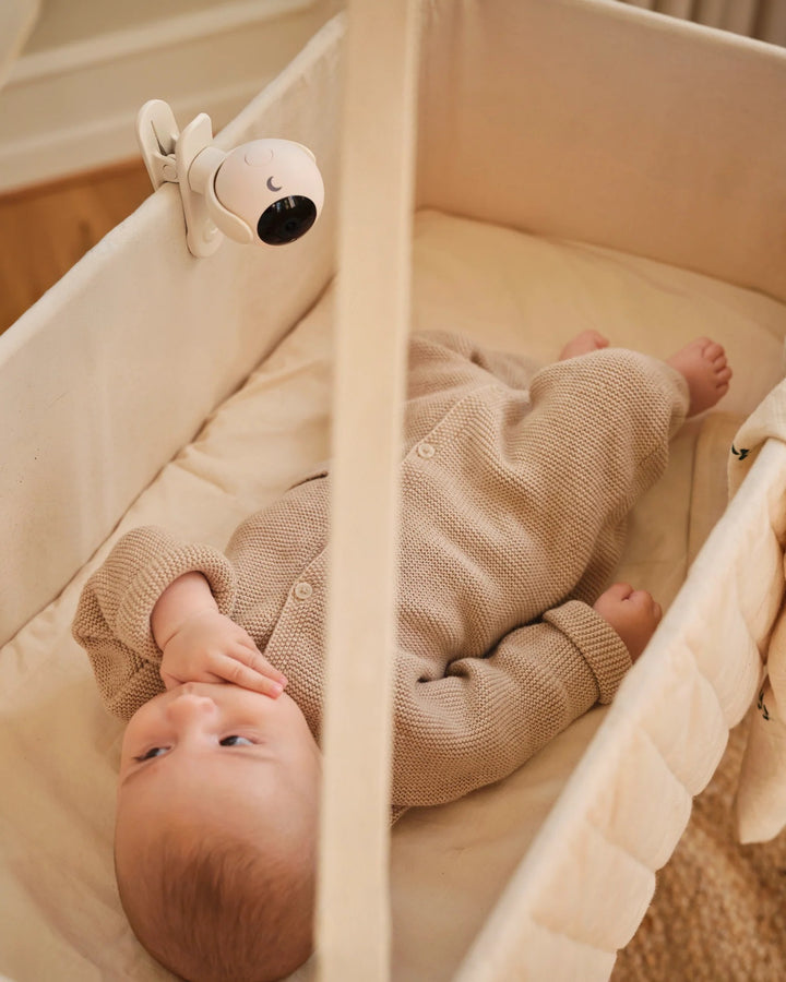 Babyalarmur við kamera