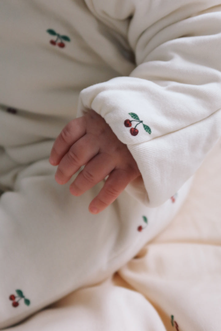 Newborn drakt, Cherry